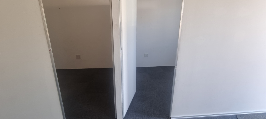To Let 2 Bedroom Property for Rent in Fraaiuitsig Western Cape